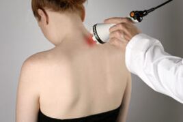 Traitement de l'ostéochondrose cervicale avec traitement au laser